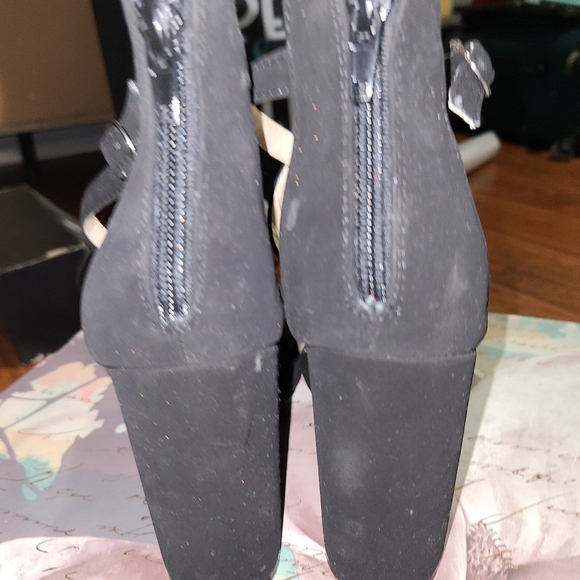 Black pointed heels - Picture 3 of 4